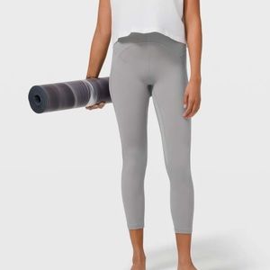 Lululemon Women Unlimit HR Tight Legging 25" Size 6 Nulu Rhino Gray